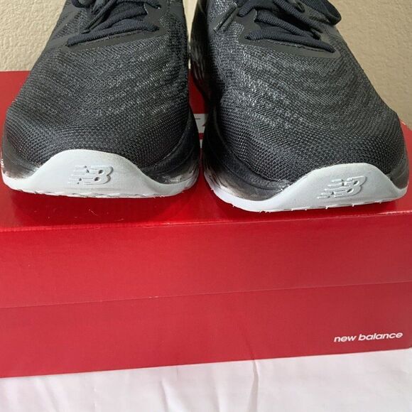 Size 11 - EUC New Balance Fresh Foam More v2 Black 2020 C10 - Picture 6 of 15